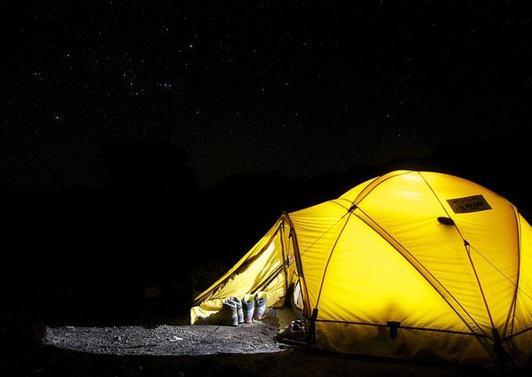 Comment organiser correctement votre matériel de camping pour une location rapide et facile